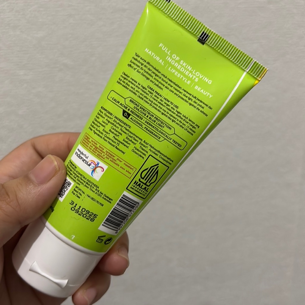 Calm My Acne Sunscreen Moisturizer imgfdn-dfb2711c-15cd-471f-b7d5-25626c05a455