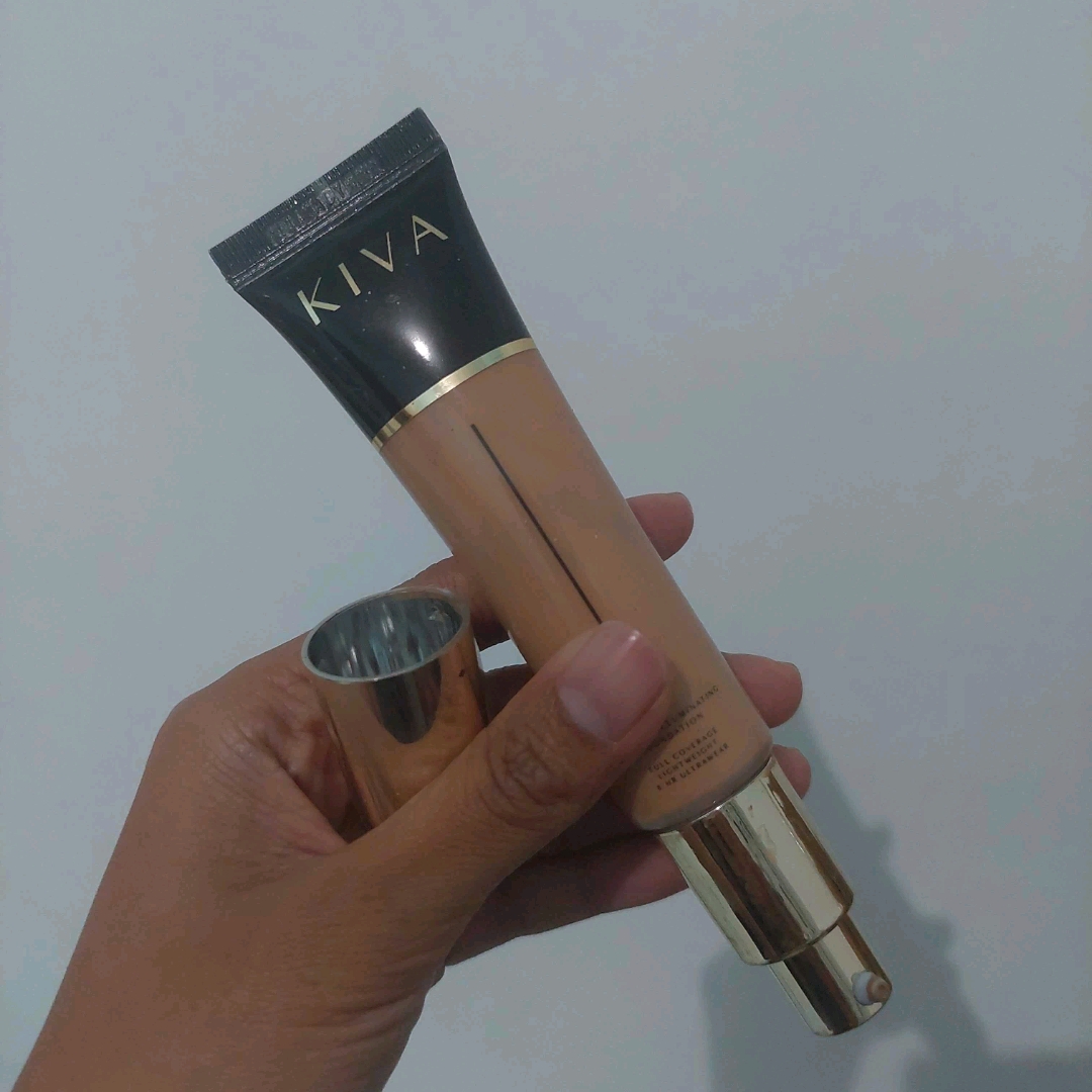 Flawless Illuminating Foundation - Beige imgfdn-6e926c0e-1977-47f2-a1eb-915e8364b43f