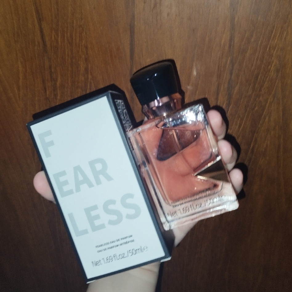 Fearless Eau de Parfum imgfdn-0d32c8b7-58fc-40ab-ae55-2fb0a7a01268