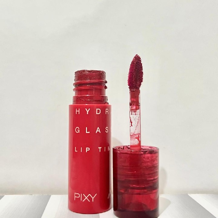 Hydra Glass Liptint - Cherry Pie imgfdn-cf2e2442-d250-4f03-945e-55fc565edfe4