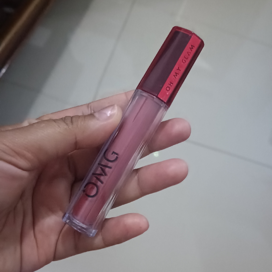 Oh My Glam Matte Kiss Lip Cream - 01 Dreamy imgfdn-1d65bc74-5ae3-4ecb-ae58-b1f00185cb09