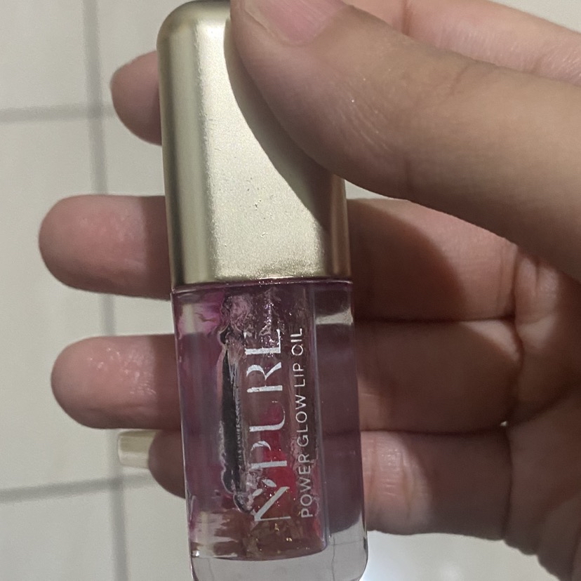 Power Glow Lip Oil - Rose Pink imgfdn-04f7b24c-50ae-4cb5-bfdd-cb9b44e84039