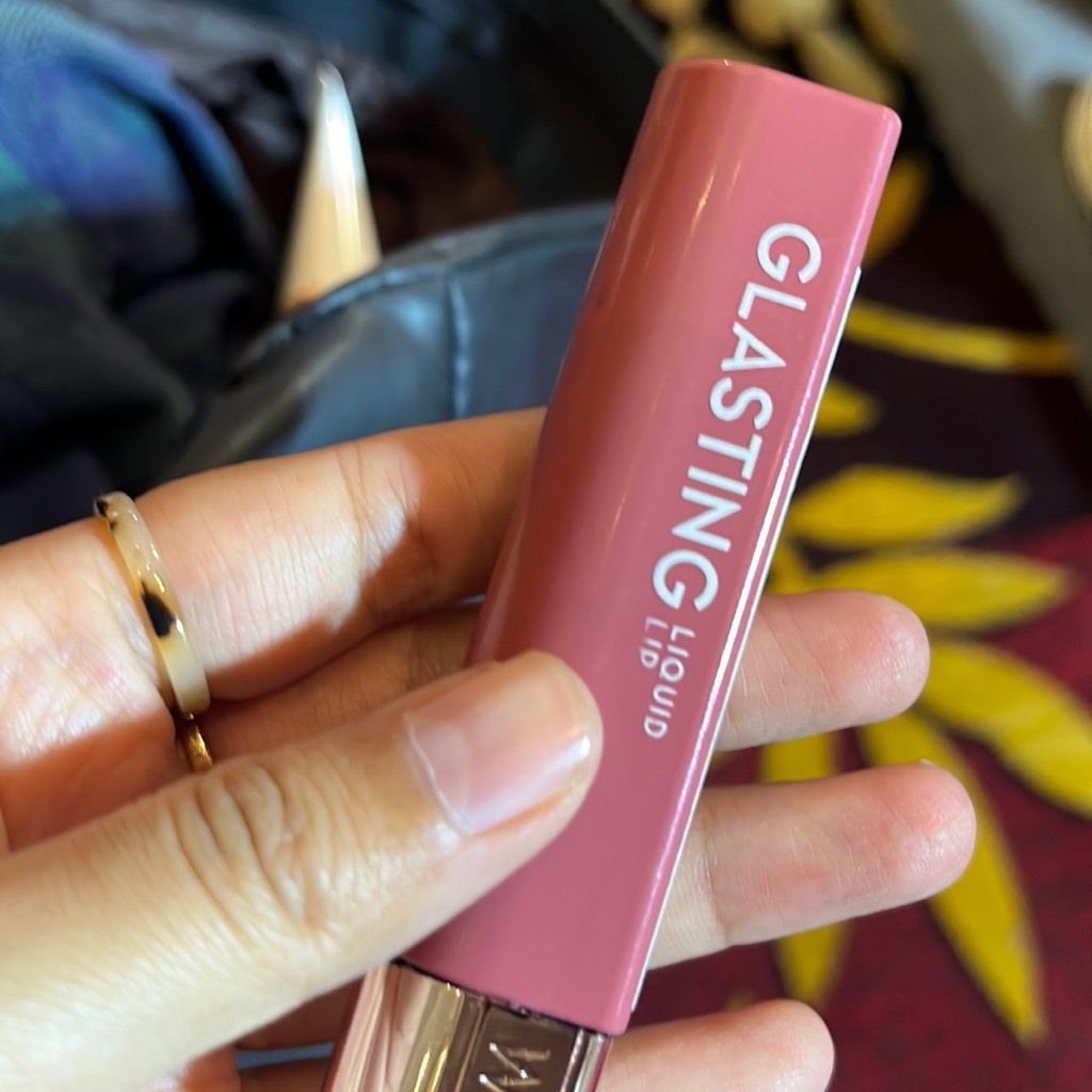 Glasting Liquid Lip - 05 Glazing Berry imgfdn-a3f3336c-09d6-4fce-9f62-684b72386a6d