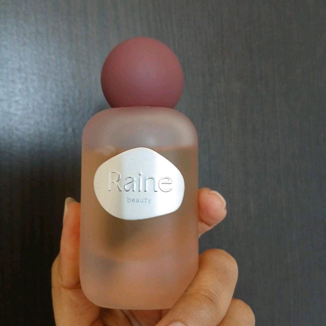 About Her EDP imgfdn-6bc4fdc5-8d92-4fcb-9087-8fb0a4a32673