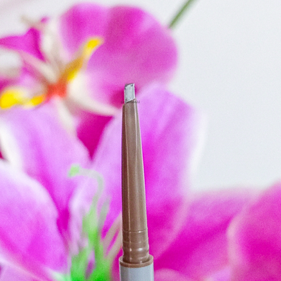 Natural Look Eyebrow Matic - Dark Brown imgfdn-d889b7c7-6ccd-4f5d-9955-3ee278de0a00