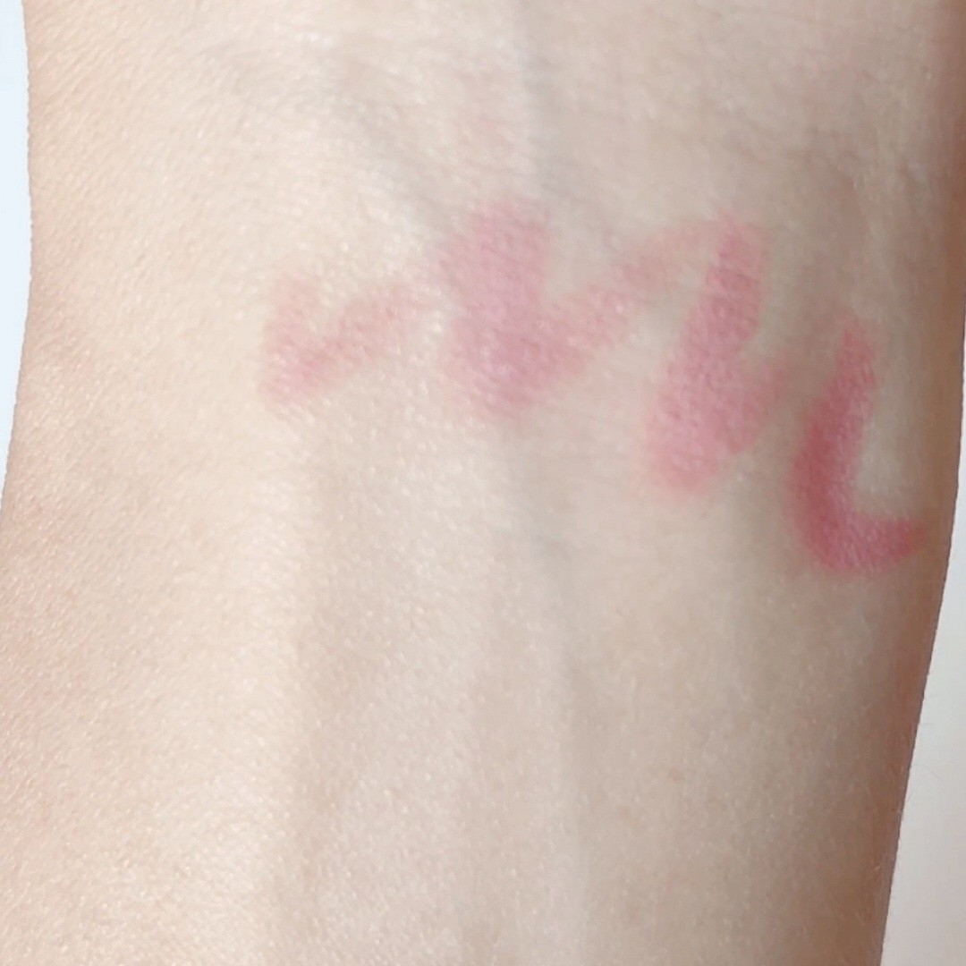 Mellow Blurring Lip Pencil - 03 Peony Soap imgfdn-73a640db-33e8-4d47-b752-fa46526b28c6