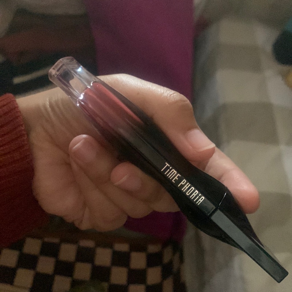 Stellar Dust Lip Stain - 06 Nerose imgfdn-38e9c3ec-e8ab-4db5-ab27-8fa4b0530f87