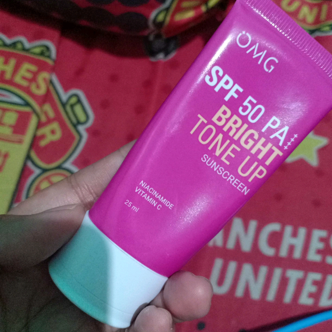 Bright Tone Up Sunscreen SPF 50 PA++++ imgfdn-fb12b185-ad9f-4e4f-83bd-7b26716bca97