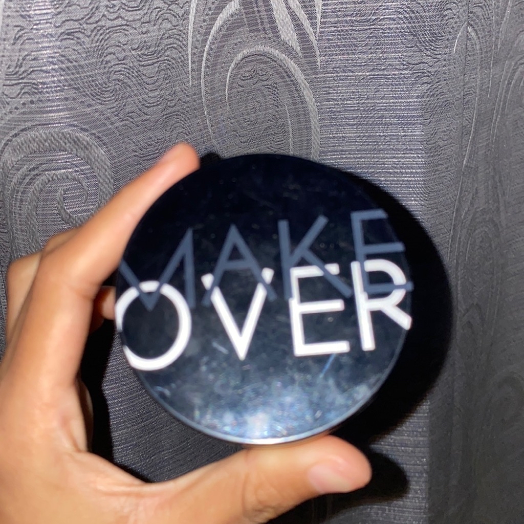 Silky Smooth Translucent Powder - 01 Porcelain imgfdn-aa90c78d-d1b3-43ff-9199-cae85e9bf3f0