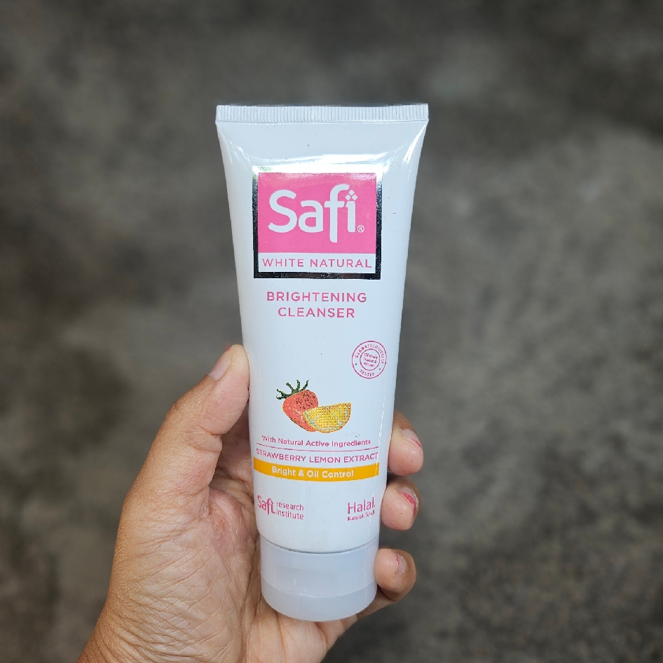 White Natural Brightening Cleanser - Grapefruit Extract imgfdn-dfaf567c-69d0-41d9-b08d-5466c8ccca82