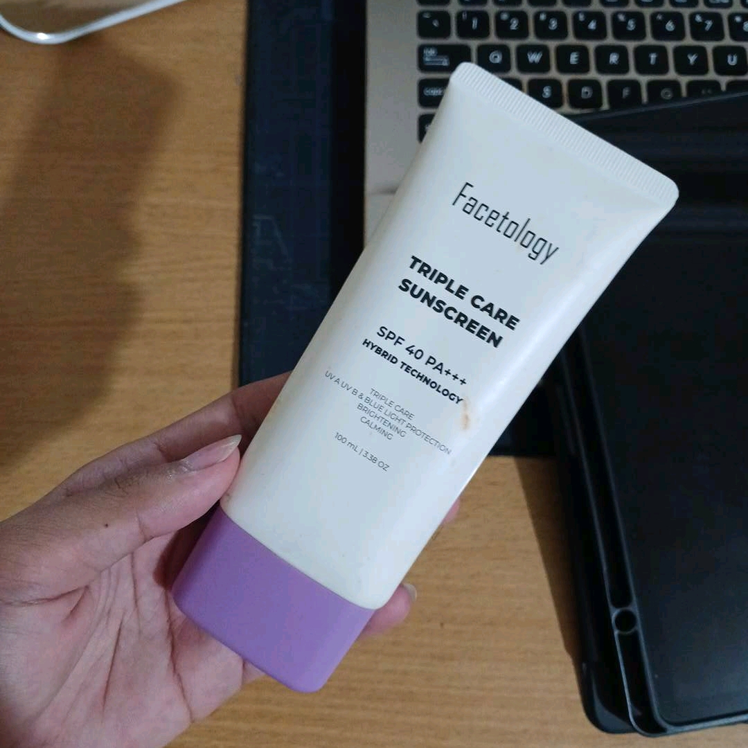 Triple Care Sunscreen SPF 40 PA+++ imgfdn-61f6258d-afcd-4034-ba94-9beec8b556cd