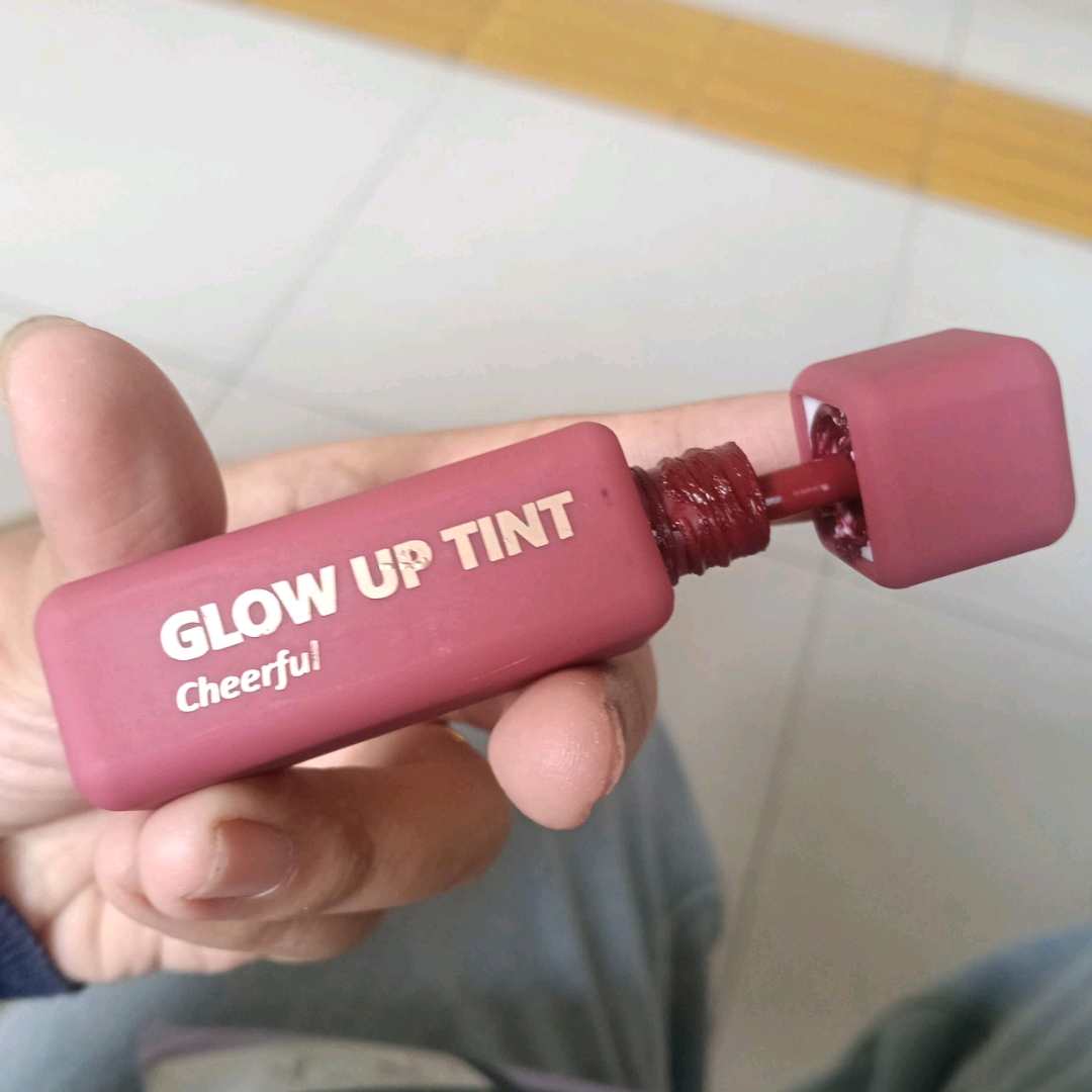 Glow Up Tint - Cheerful imgfdn-c7e719bd-155e-497a-a44b-ad3ffece7ee4