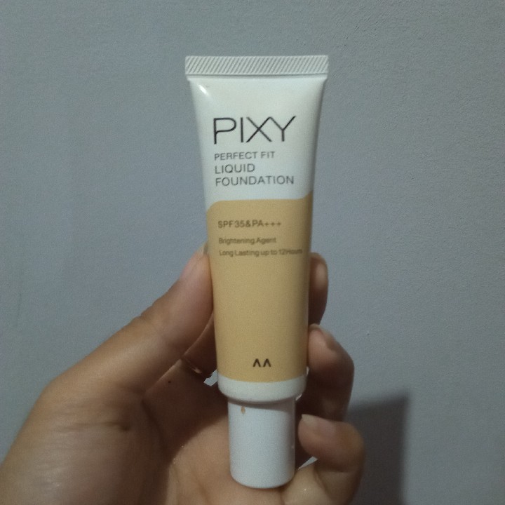 Perfect Fit Liquid Foundation - 05 Tropical Beige imgfdn-a54e43b5-9f50-4167-be4f-e641dde029f9