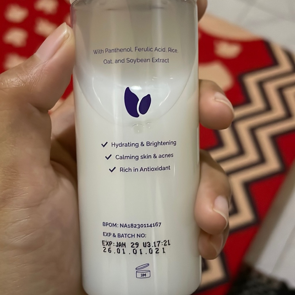 Hyd-rice-ing & Brightening Essence Booster imgfdn-2fd705de-cf8e-45d9-89a8-986278650584