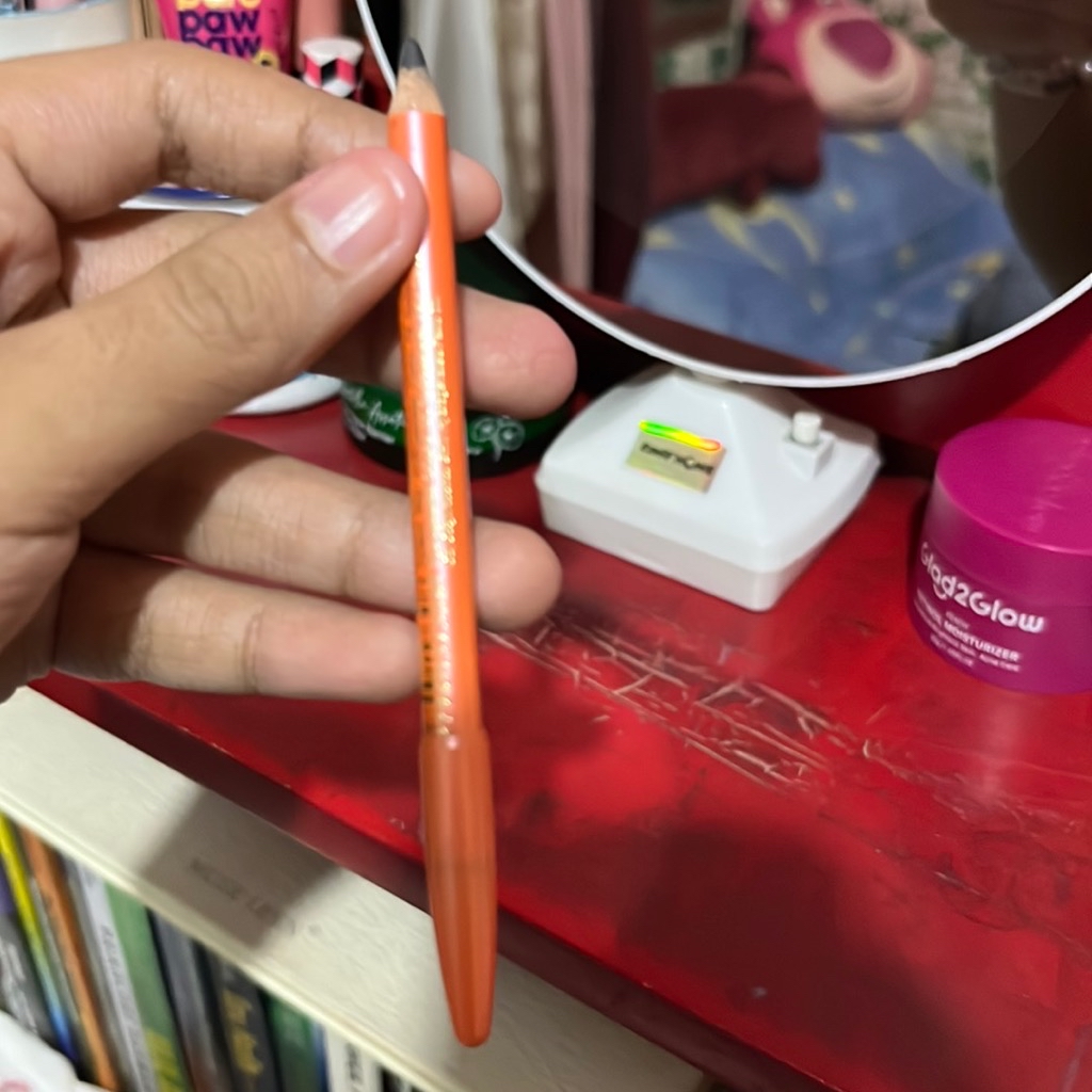 Eye Brow Pencil - Brown imgfdn-7caa0bdc-04d6-4527-8da8-562022540815