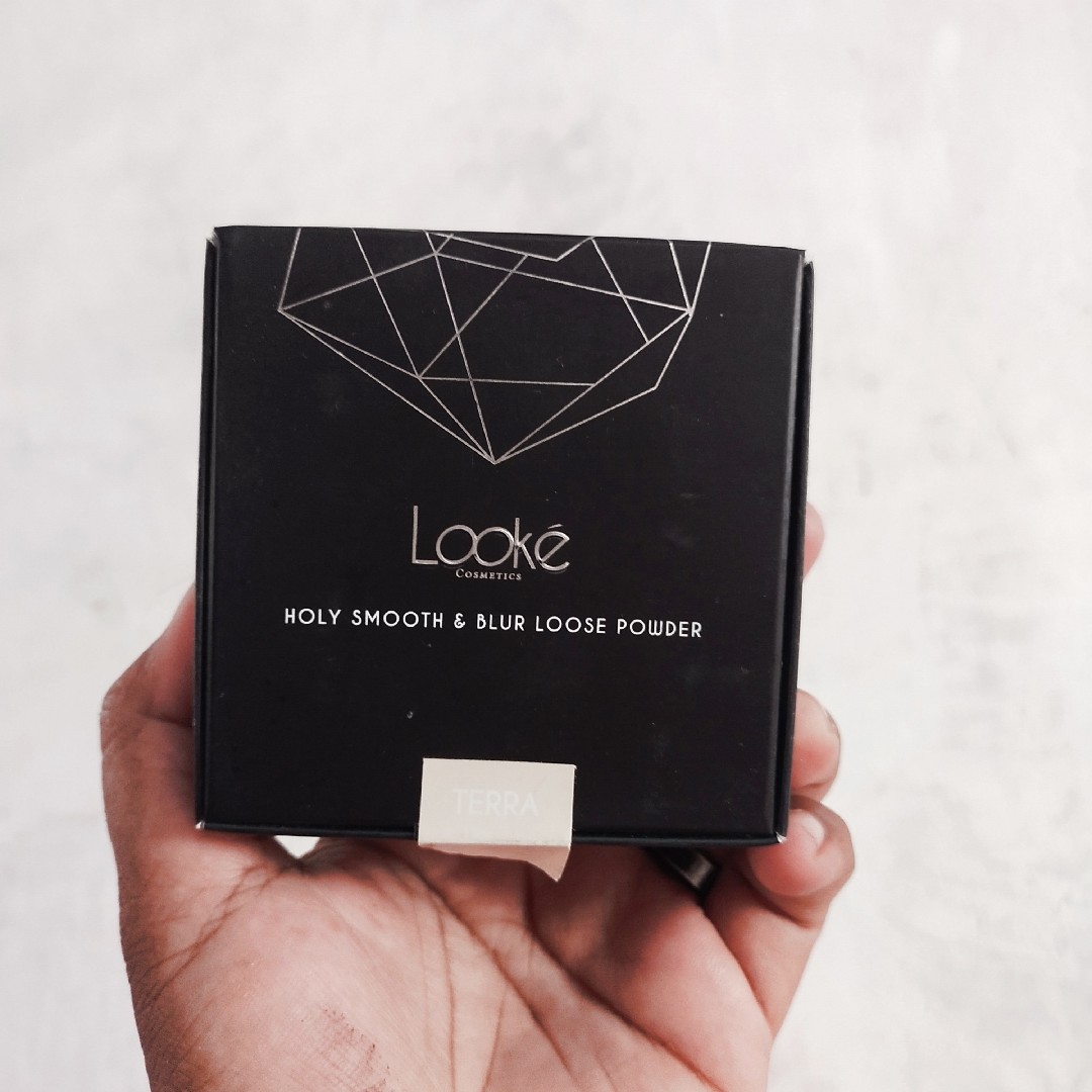 Holy Smooth and Blur Loose Powder - Terra imgfdn-274a25e0-d603-45b8-9bd8-aae45145a312