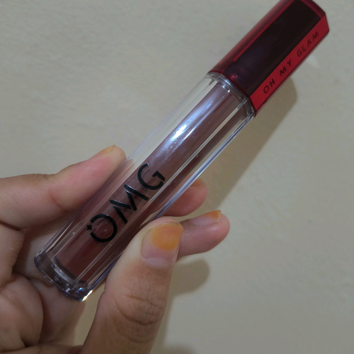 Oh My Glam Mattelast Lip Cream - 27 Strike imgfdn-4e1dd9ac-86fe-4919-aa22-ade3f6bd3ee4