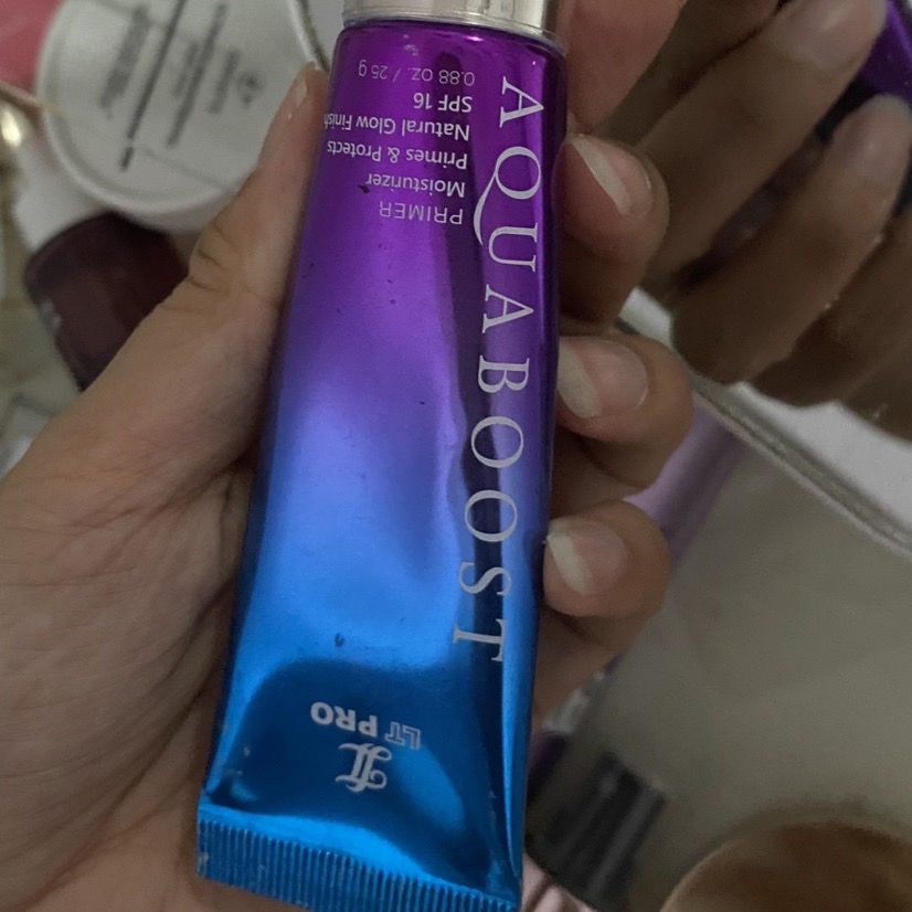 Aqua Boost Primer Moisturizer SPF 16 imgfdn-54453f59-2ab0-4194-80a1-0dd23eae7669