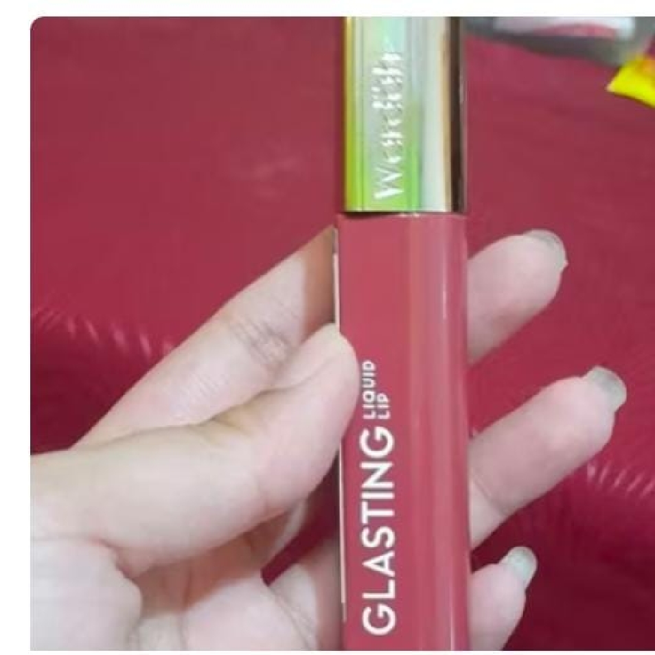 Glasting Liquid Lip - 06 Ruby Sparks imgfdn-f4a87304-f09c-4806-9e9f-e7b3a7116ebf
