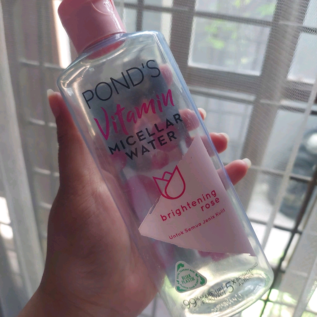 Brightening Micellar Miracle Water All-In-One imgfdn-56aaf1fc-f8e7-40ad-ae39-5782b62d6a02
