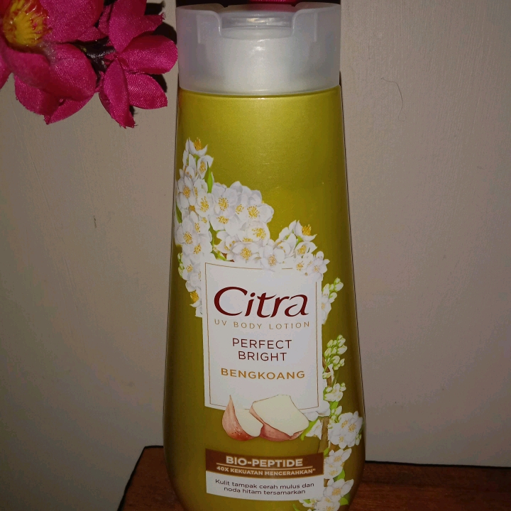 UV Body Lotion Bio-Peptide - Bengkoang Perfect Bright imgfdn-b5933a30-f30e-4a1e-9be7-170eec04e82c