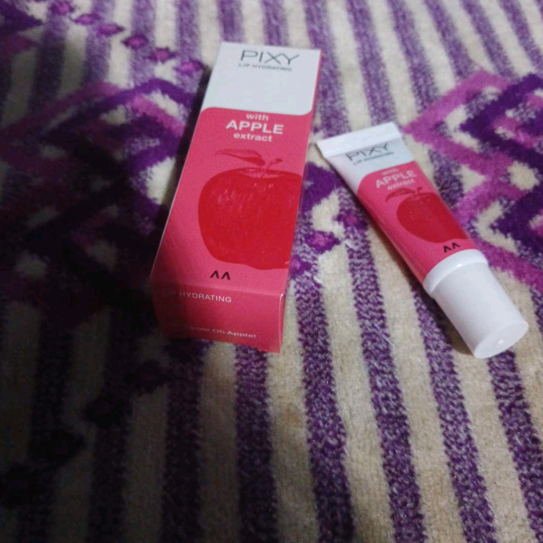 Lip Hydrating - 01 Apple, Oh Apple! imgfdn-3417184b-bf5d-405a-acb1-38d19ba23772
