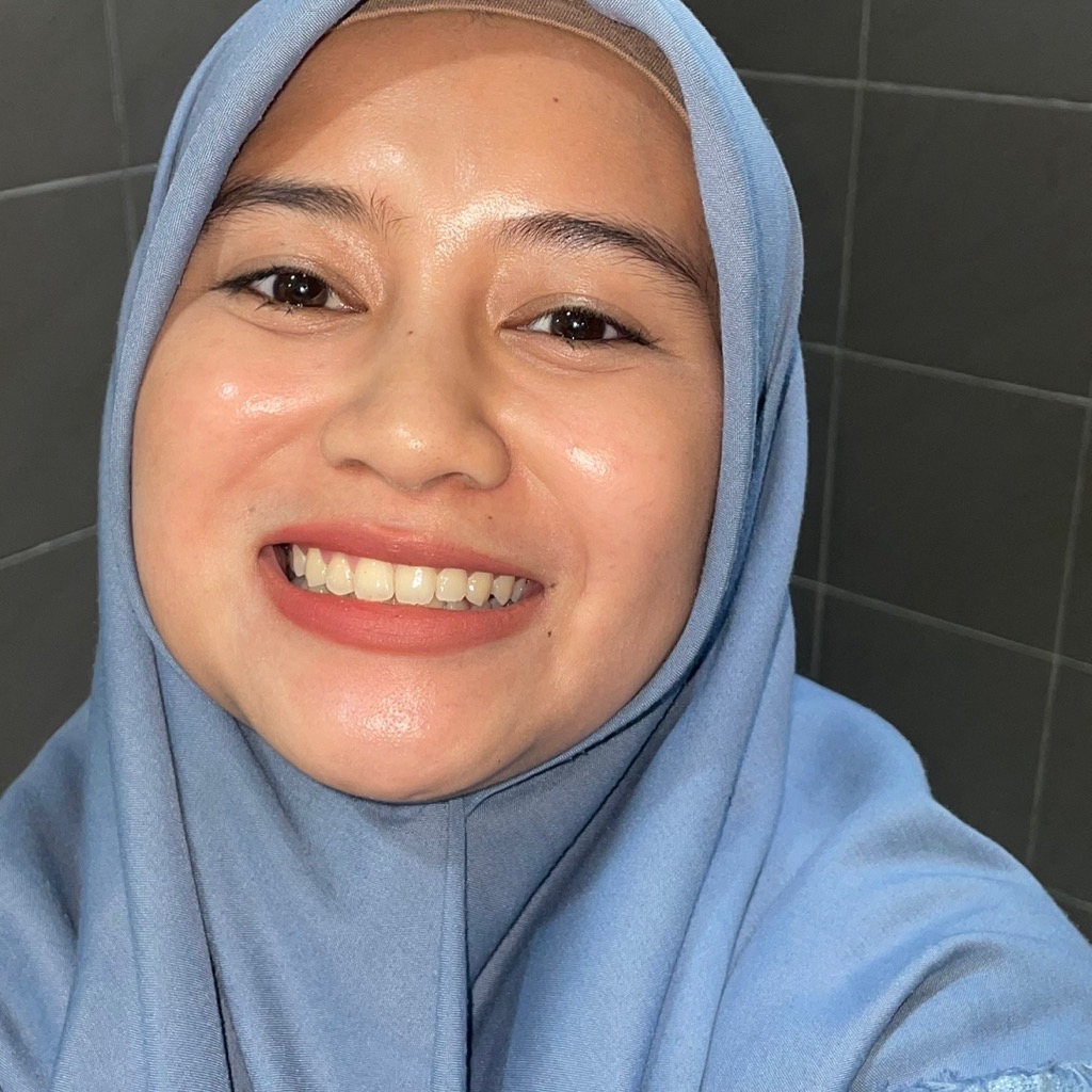 Unbothered Demi-Matte Cushion - W00 Chiffon imgfdn-df5e269f-e720-4f13-b2e5-15c79b76580b