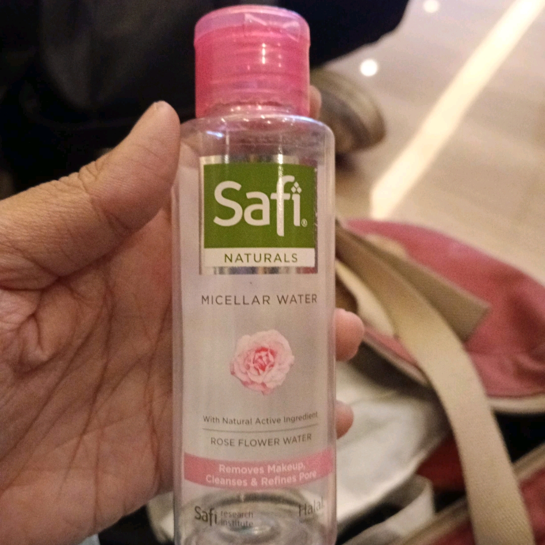 Naturals Micellar Water - Rose Flower Water imgfdn-7d11b829-634f-4418-b9e0-ab9f9da99d26