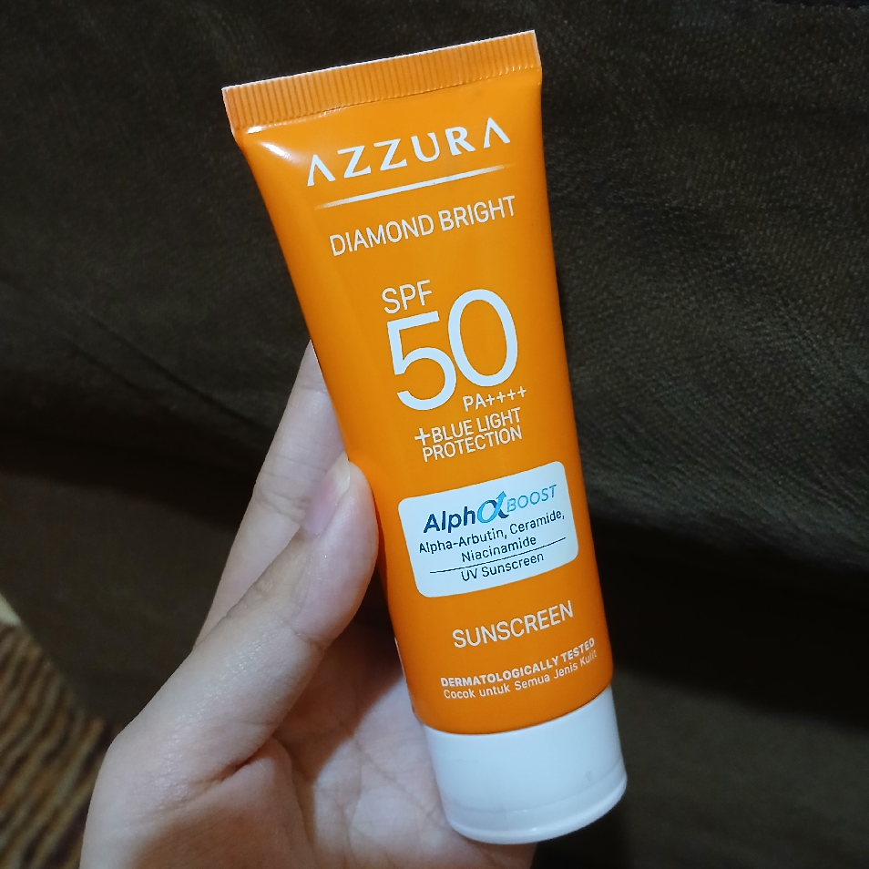 Diamond Bright Sunscreen SPF 50 PA ++++ imgfdn-dd1195c8-54bd-4eb5-9a70-e917e7c8d509