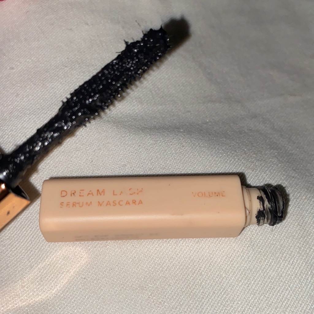 Dream Lash Serum Mascara - Volume imgfdn-99c41394-5a03-4c90-88aa-d02e7b478615