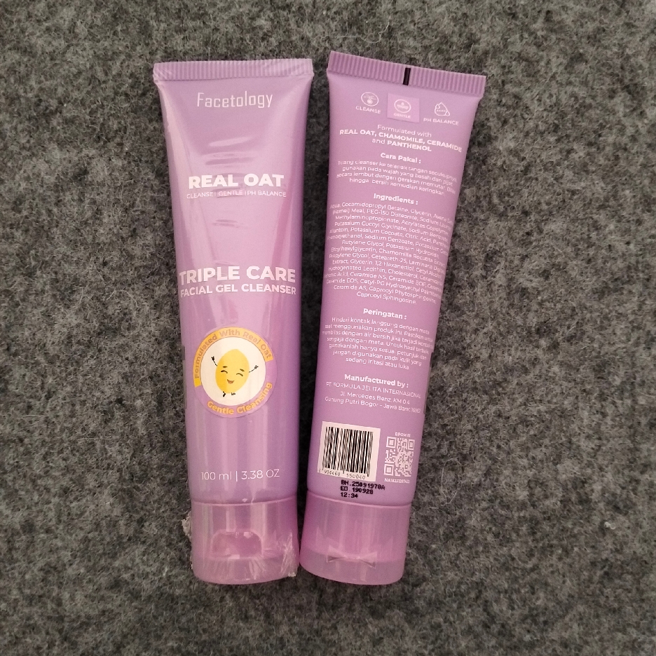 TripleCare Facial Gel Cleanser imgfdn-ce6bbfff-946a-45bf-a740-2cc041ea1fbf