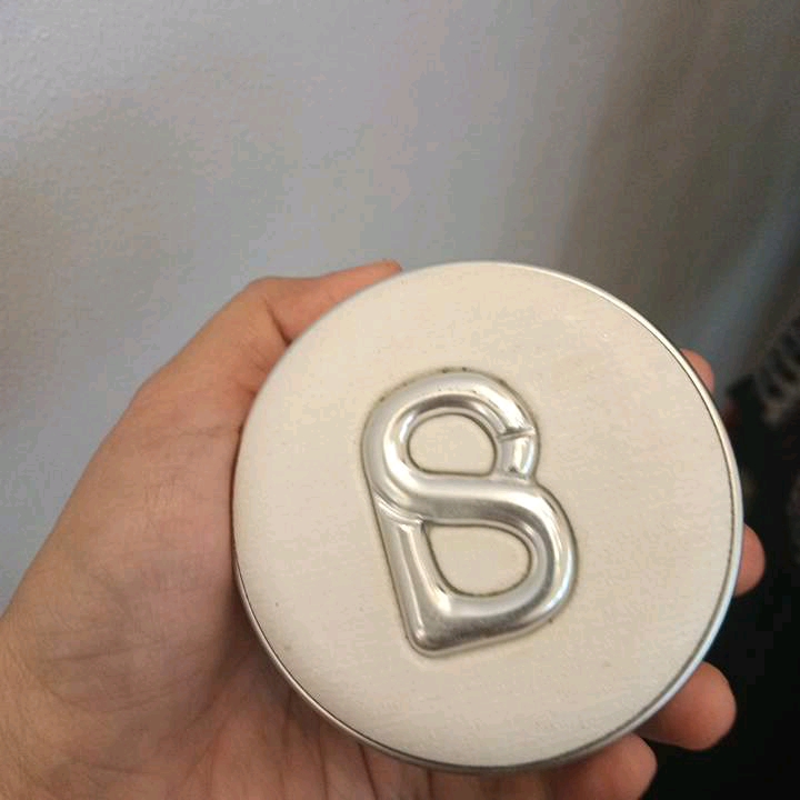 Glow-rious Magic Cushion - B03N Toast imgfdn-72afdeb9-de0b-4cb2-b93a-0a106a7bcb9c