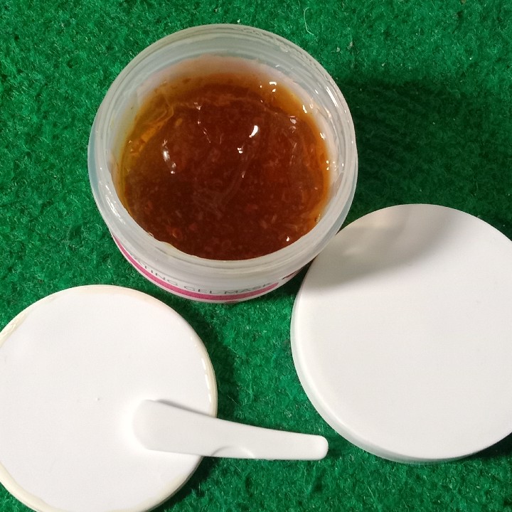Seriously Soothing Hydrating Cooling Mask imgfdn-9292ec77-9746-4b3b-8c84-9953cca6ffc1