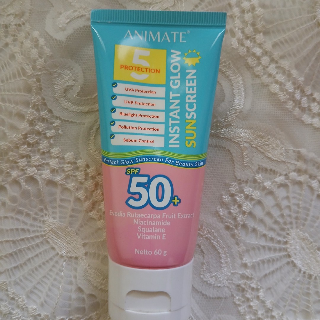 Instant Glow Sunscreen 5 Protection SPF 50 + imgfdn-b52d58d1-1dc9-4208-8263-d613eb15428e