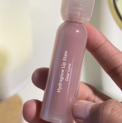 Hydraglow Lip Stain - Dear Luna imgfdn-bf532311-8ab6-4259-803d-02af9bfad286