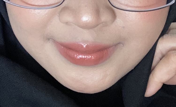 Gloss Lip Finish imgfdn-54fff910-7929-434e-ad24-0a2aaa5aad56