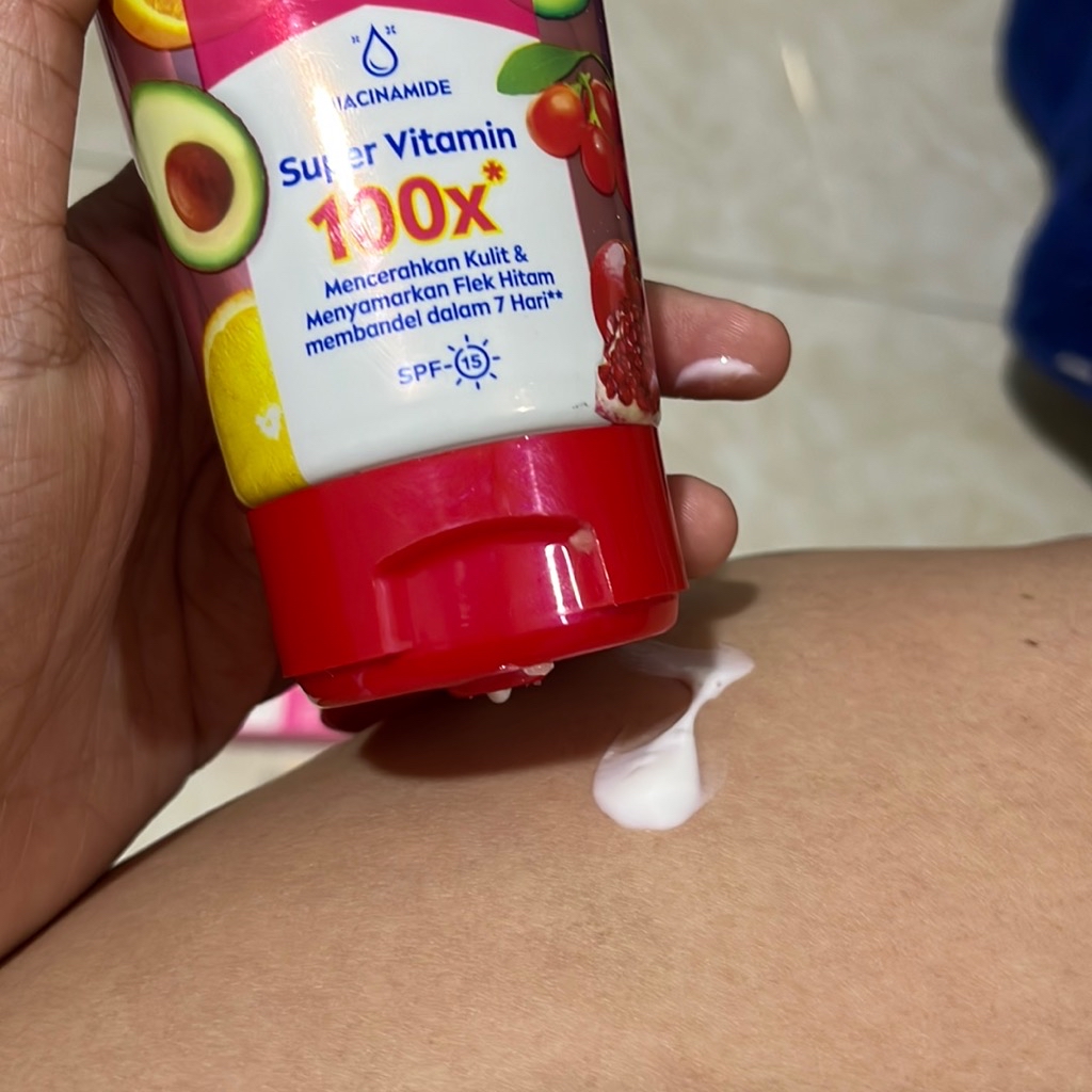 Extra Bright Body Serum 10 Super Vitamin & Skin Food imgfdn-1fd31198-bc84-41cd-b1c7-9ccd880aa865