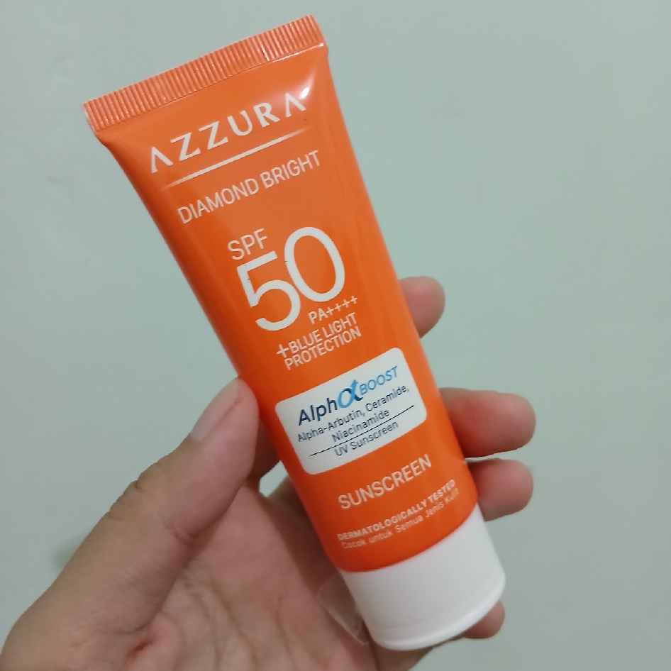 Diamond Bright Sunscreen SPF 50 PA ++++ imgfdn-45764199-65dd-4427-abac-788e22ab6b03