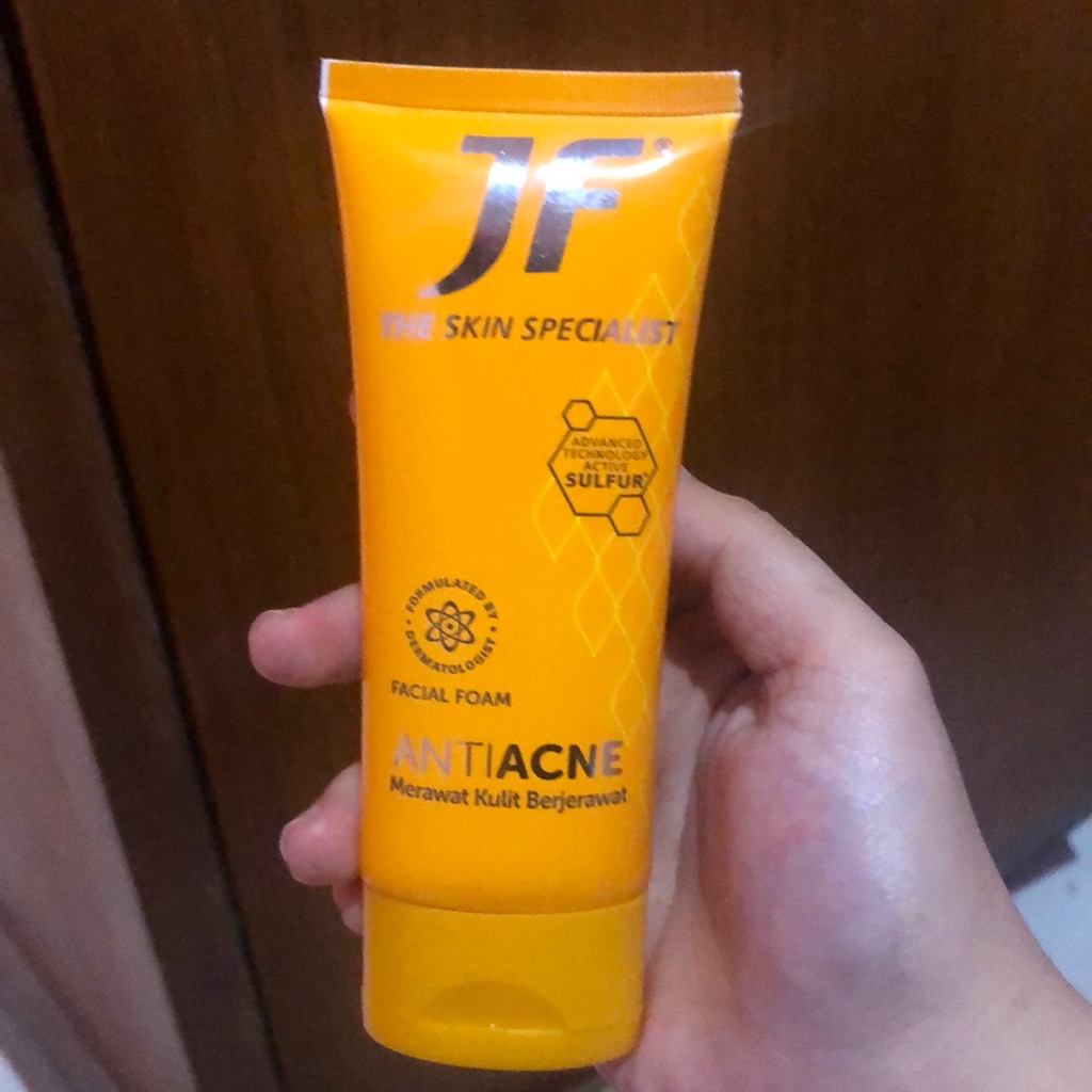 Anti Acne Facial Foam imgfdn-99e65d29-9f52-4947-80e3-ff7e556e16ca