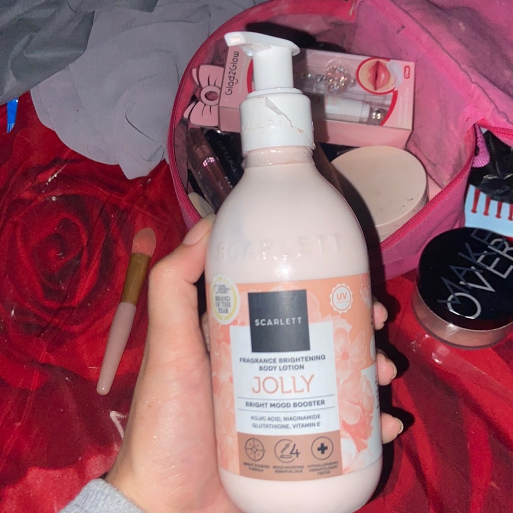 Fragrance Brightening Body Lotion - Romansa imgfdn-e7675b09-1cb6-4260-96db-79025c938276