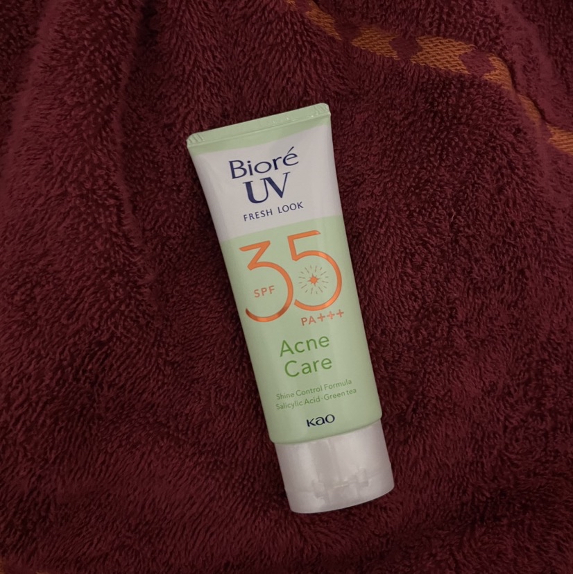UV Fresh Look Acne Care SPF35  imgfdn-3ea53278-1102-4f91-b3ff-e6ee5fb9033a