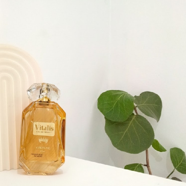 Eau de Royale - Couture imgfdn-141eae40-0eb6-4877-8322-6777f243bd26