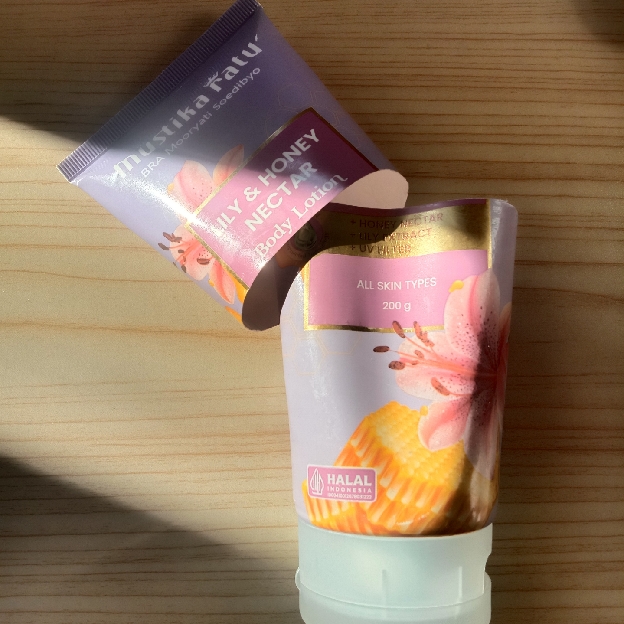 Body Lotion - Lily & Honey Nectar imgfdn-3f0cbef7-0125-4456-b741-6a16a03defdf