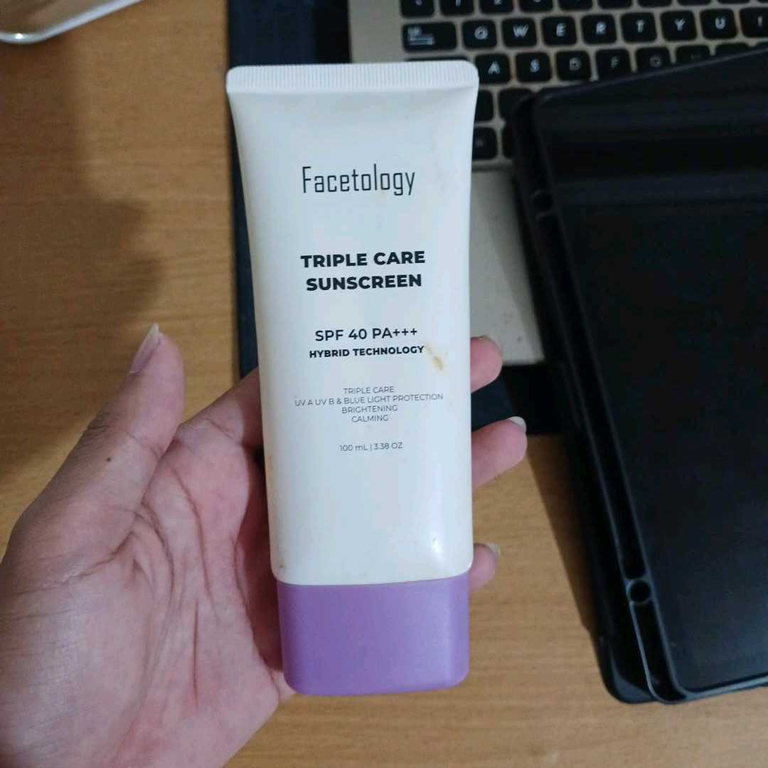 Triple Care Sunscreen SPF 40 PA+++ imgfdn-fd027e77-24ba-45f4-8289-626ed7b73838