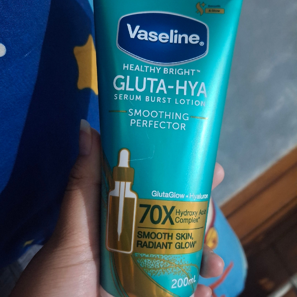 Healthy Bright Gluta-Hya Serum Burst Lotion - Smoothing Perfector imgfdn-db13dc3e-3db6-4c3c-ac40-ed35f1a17fde