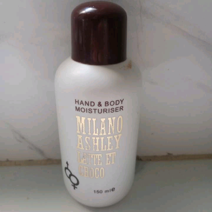 Hand & Body Moisturiser - Latte Et Choco imgfdn-8667addc-914f-461d-9eb3-a4c81c52539e