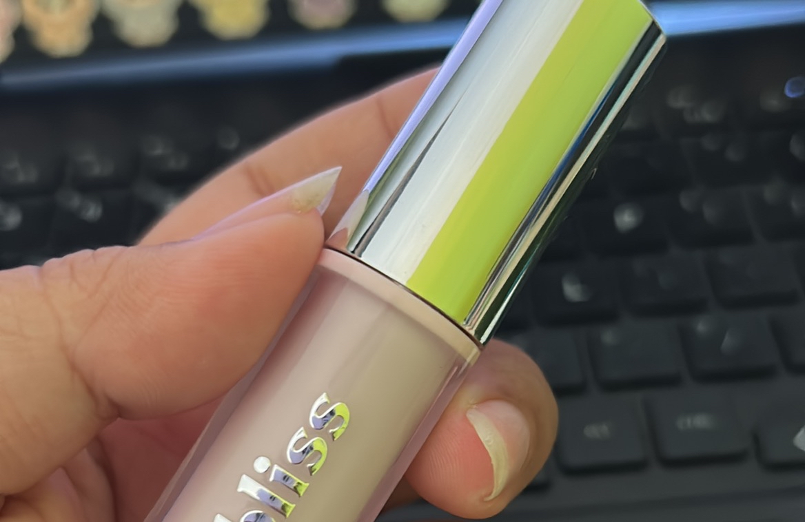 Lily Makes Luminous Glow Tint - 06 - Garnet Crush imgfdn-616b7f9e-365a-48e7-a42c-4ea878f7fc6f