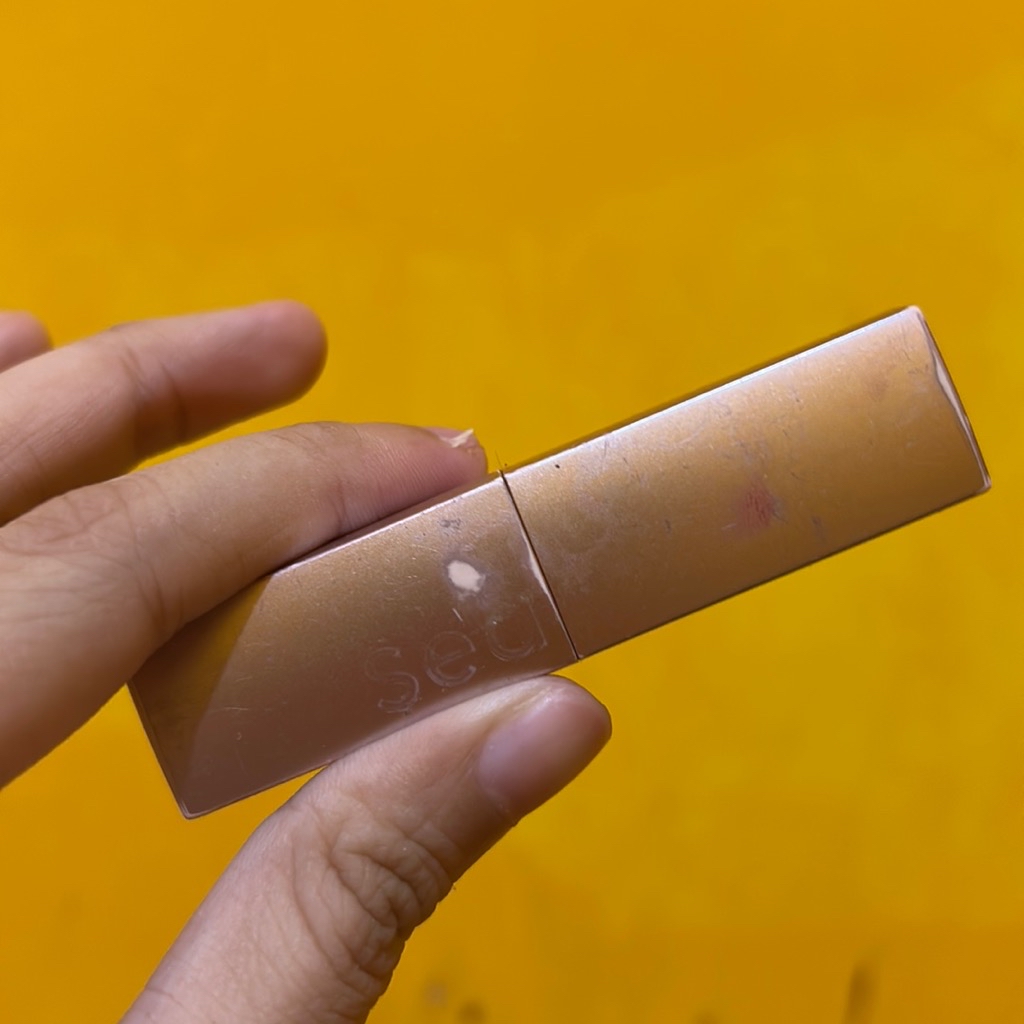 Gleam Luster Tinted Lip Balm - Avery imgfdn-297ec9d9-4624-4686-bf7d-1b59fb6de87a