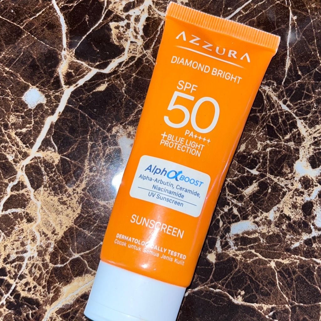 Diamond Bright Sunscreen SPF 50 PA ++++ imgfdn-c0de65bf-fc04-45f8-8224-b7a86524a9f1