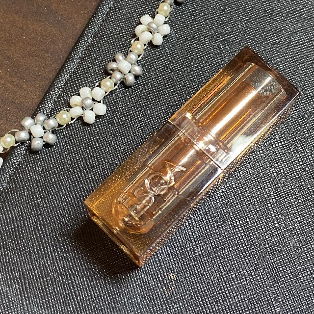 Cloud Kiss Refillable Powder Lipstick - Game Changer imgfdn-7bbe2382-d180-4ba3-bc85-0a2e46afa16d